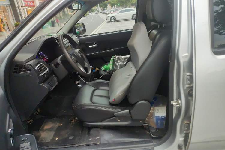 Used Great Wall Wingle 5 2017 2.0T European Version Diesel Two-Wheel Drive Advanced Large Double-Cab GW4D20E
