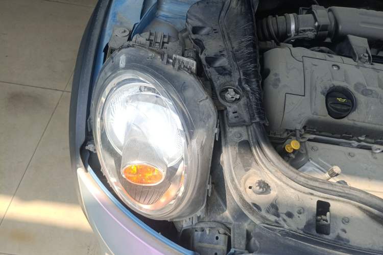 Used MINI Clubman 2011 1.6L ONE Right Front Headlight