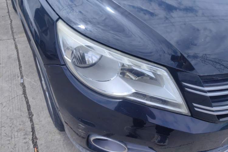 Used Volkswagen Tiguan 2012 1.8TSI Automatic All-Wheel Drive Elite Edition Right Front Headlight