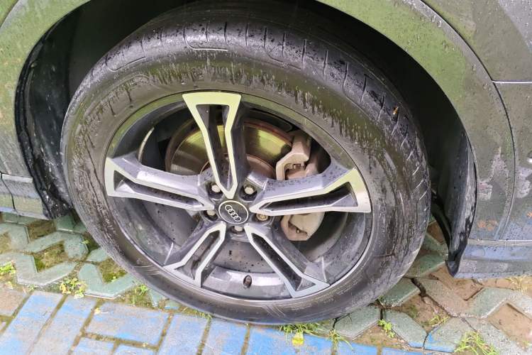 Used Audi Q3 2021 40 TFSI Fashion Dynamic Model Right Front Wheel Hub