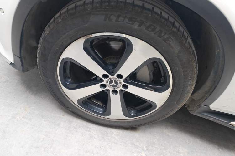 Used Mercedes-Benz GLC 2019 Facelift GLC 260 L 4MATIC Luxury Model Left Front Wheel Hub