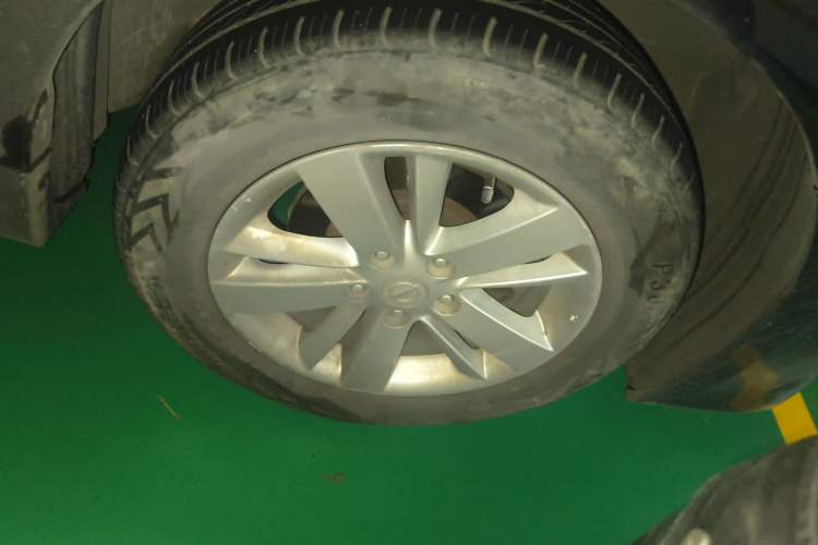 Used Nissan Teana 2011 2.0L XL Comfort Edition Right Front Wheel Hub