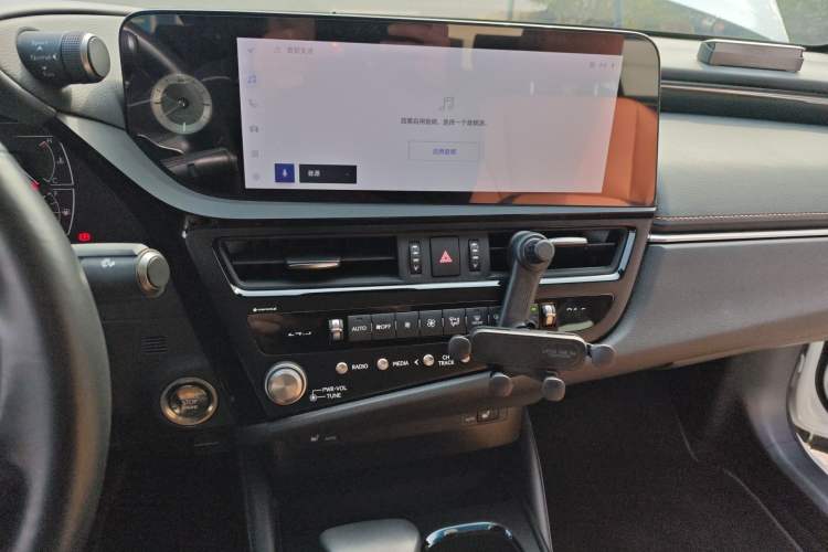 Used Lexus ES 2023 200 Excellence Edition