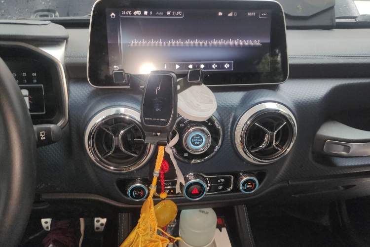 Used BAIC Off-Road BJ40 2021 2.0D Automatic Four-Wheel Drive Blade Hero Edition Adventurer Type Audio And AC Panel