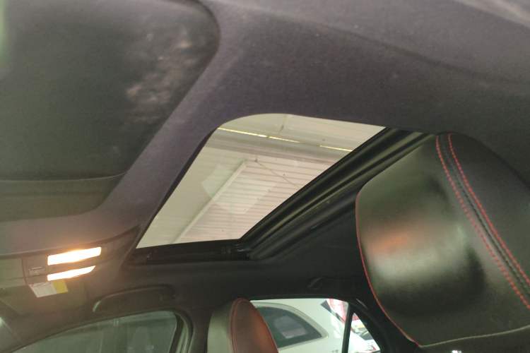 Used Mazda CX-4 2016 2.0L Automatic 2WD Blue Sky Dynamic Edition Headliner