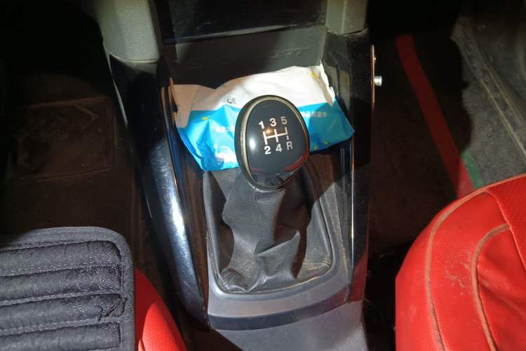 Used Ford EcoSport 2013 1.5L Manual Fashion Model Gear Lever