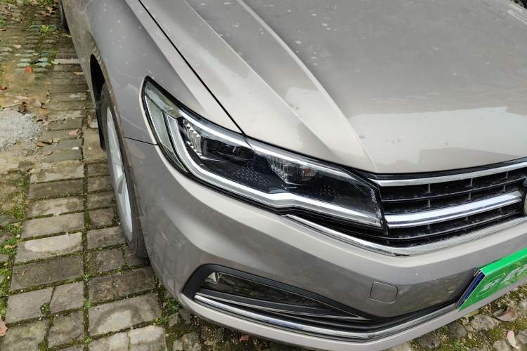 Used Volkswagen Bora 2021 1.5L Automatic Comfort Smart Connect Edition Right Front Headlight