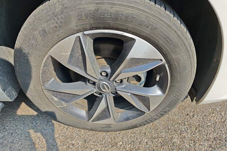 Used GAC Trumpchi M6 2021 PRO 270T DCT Luxury Edition Right Front Wheel Hub