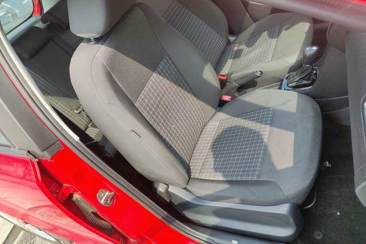 Used Volkswagen Polo 2016 1.6L Automatic Comfort Model
