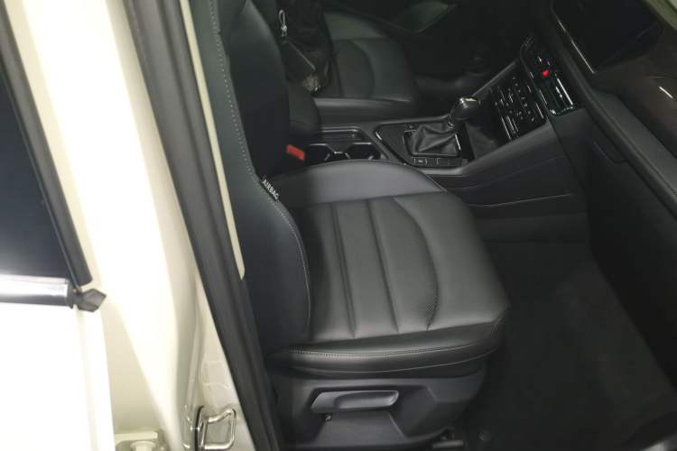 Used Volkswagen Tharu 2022 280TSI Two-Wheel-Drive Luxury Edition Right Front Seat