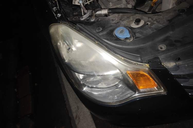 Used Nissan Sylphy 2012 Classic 1.6XE Manual Comfort Edition Right Front Headlight