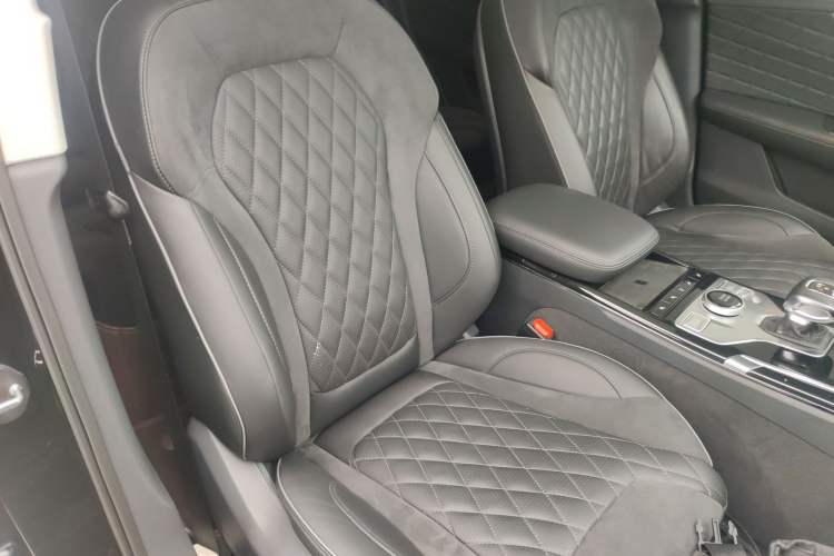 Used Hongqi HS5 2019 2.0T Smart Connect Flagship All-Wheel-Drive Version Right Front Seat