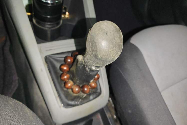 Used Skoda Fabia 2015 1.4L Manual Front-Wheel Drive Model Gear Lever