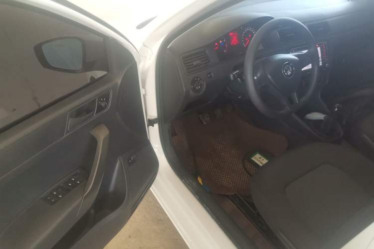 Used Volkswagen Santana 2016 1.6L Manual Fashion Edition