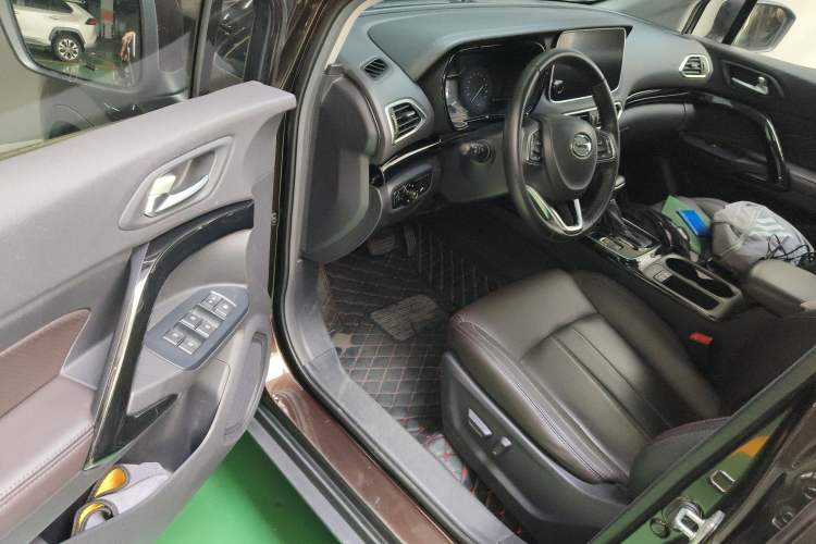 Used GAC Trumpchi GS4 2018 235T Automatic Two-Wheel Drive Luxury Smart Connectivity Version Driver Seat