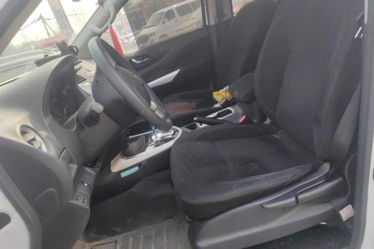 Used Nissan Navara 2017 2.5L Automatic 4x4 Luxury Edition QR25