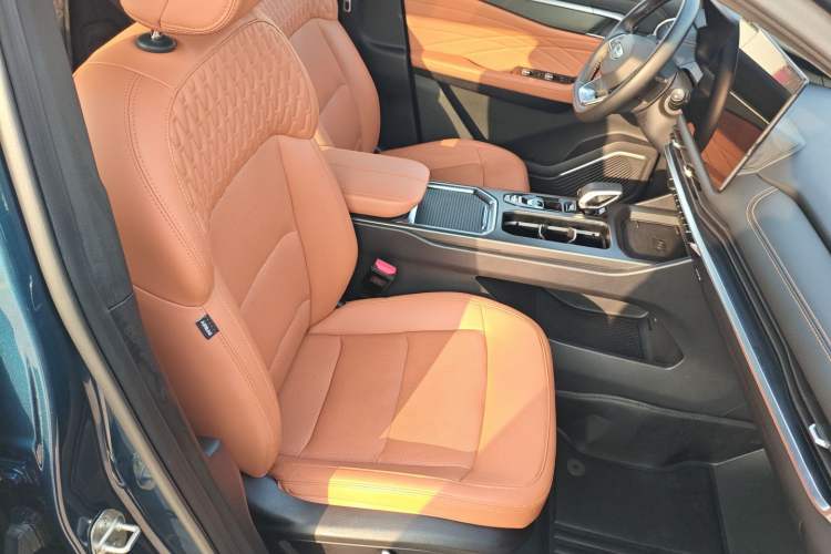 Used Geely Auto Haoyue L 2023 2.0T DCT Flagship Version Right Front Seat