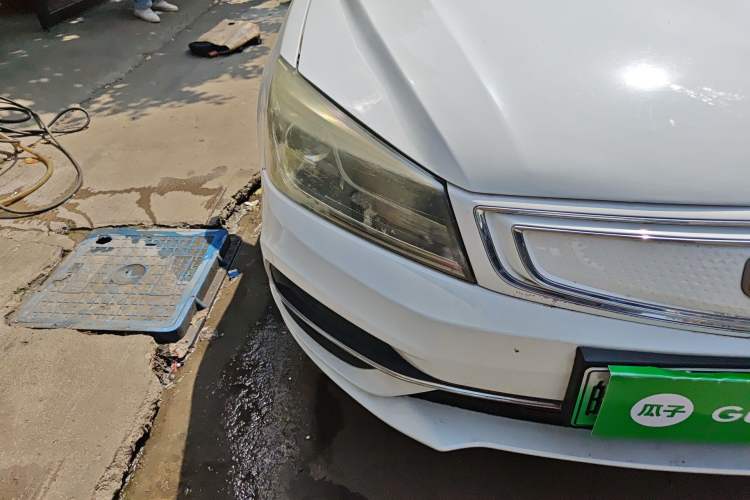 Used Geely Auto Emgrand New Energy 2018 EV450 Ambition Model Right Front Headlight