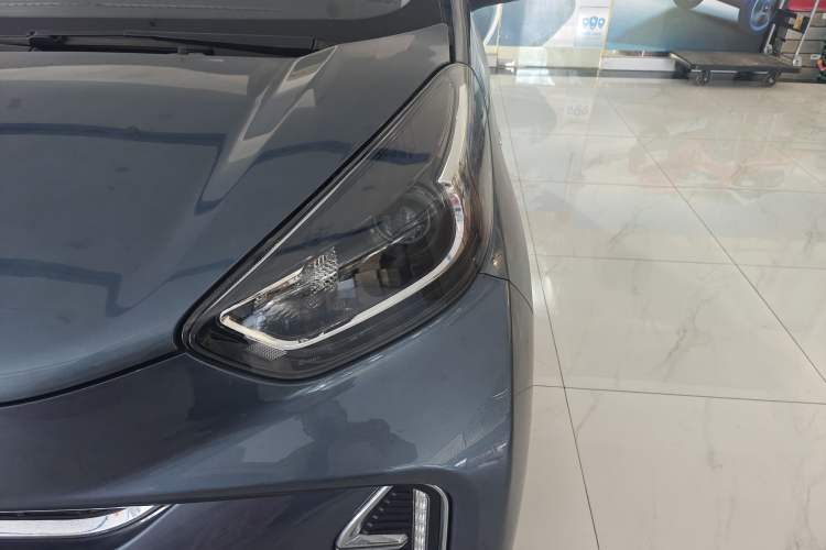 Used Chery Little Ant 2022 Revised Version Sweet Pink Edition Half-Sugar Version Lithium Iron Phosphate 30.7 kWh 30 kW 301 km