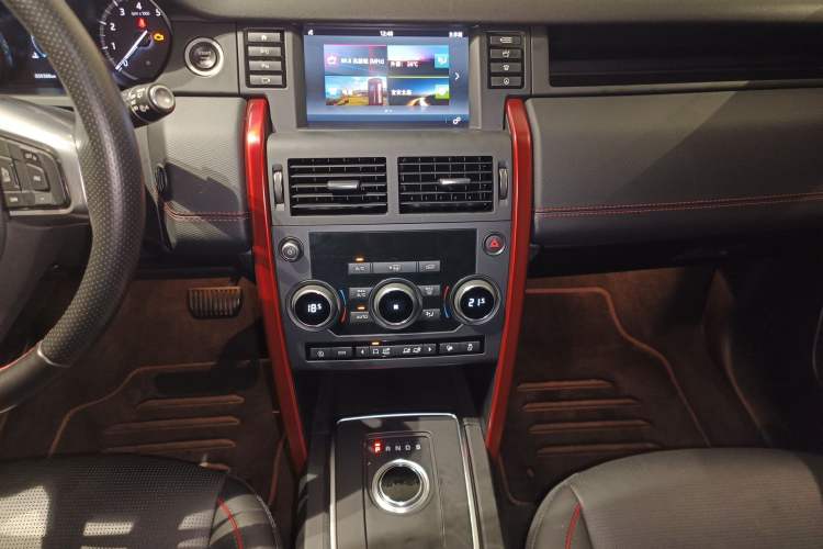 Used Land Rover Discovery Sport 2019 240 PS SE Dynamic Version China VI Standard Audio And AC Panel