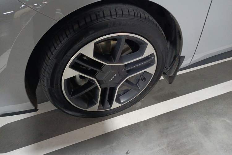 Used AION RT 2026 Model 650 Smart Elite Edition Left Front Wheel Hub