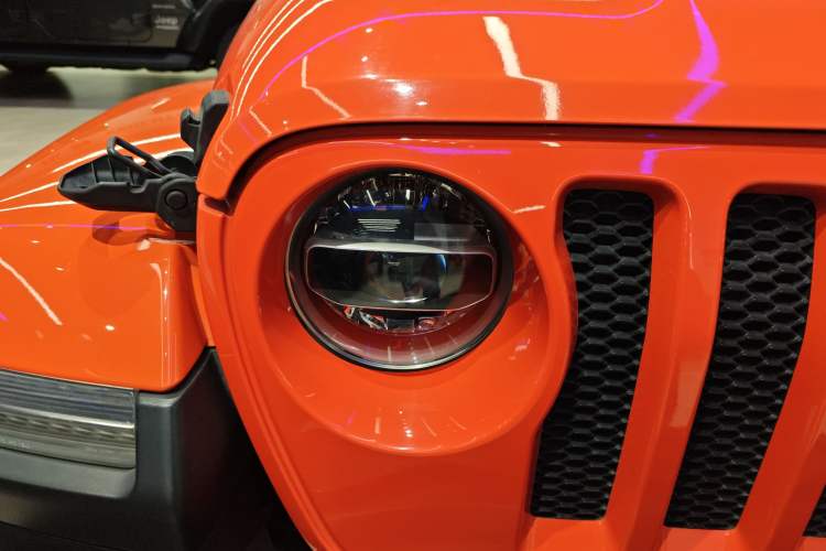 Used Jeep Wrangler 2018 2.0T Sahara Four-Door Edition
