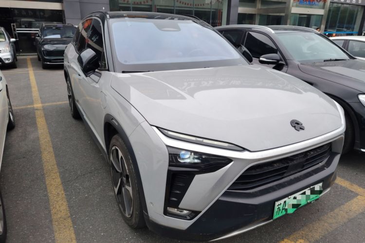 Used Nio ES8 2020 450 km Range 6-Seater Version Front Right 45 Deg