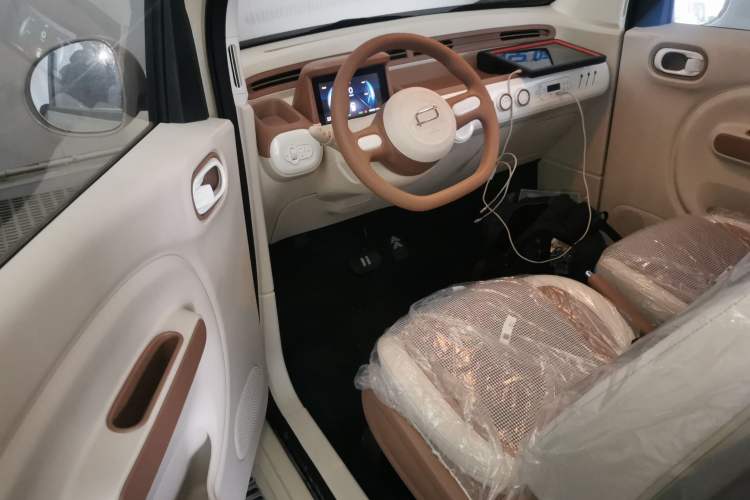 Used Bestune Pony 2026 222km Colorful Horse
