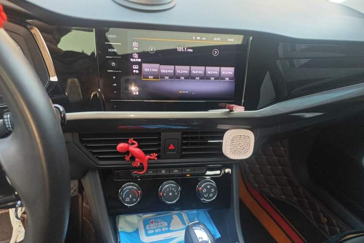 Used Volkswagen Bora 2021 1.5L Automatic Comfort Smart Connect Edition Audio And AC Panel