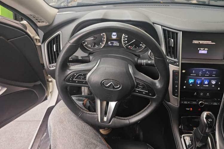 Used Infiniti Q50L 2018 2.0T Enjoyment Version China VI Standard
