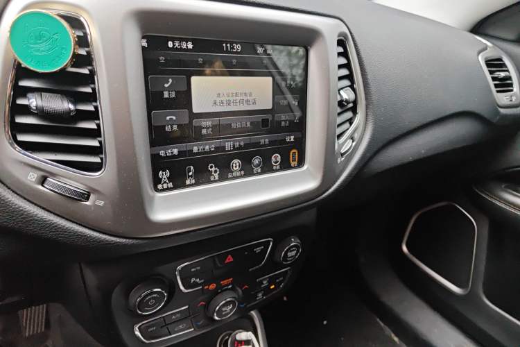 Used Jeep Compass 2017 200T Automatic Family Edition Audio And AC Panel