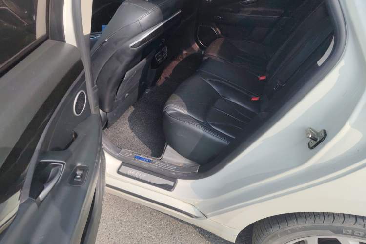 Used Geely Auto Emgrand GT 2015 1.8T Flagship Model