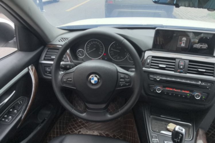 Used BMW 3 Series 2014 320Li Fashion Model Steering Wheel