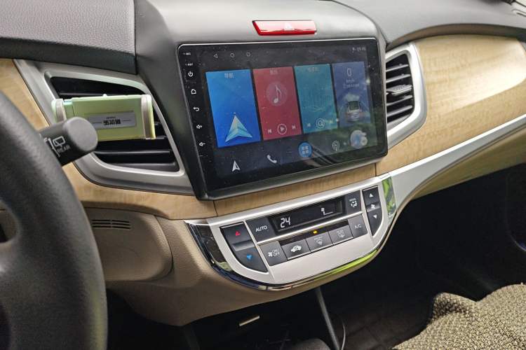 Used Honda Jade 2013 1.8L automatic Comfort version 5 seats Audio And AC Panel