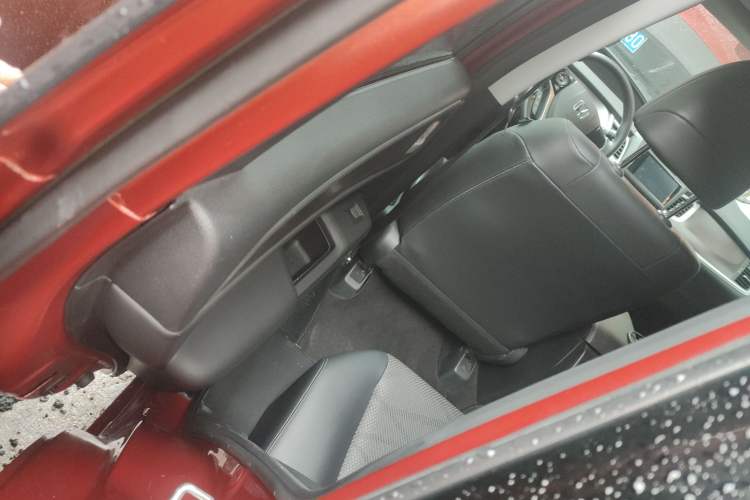 Used Honda Jade 2014 1.8L Automatic Comfort Elite Version 5 Seats