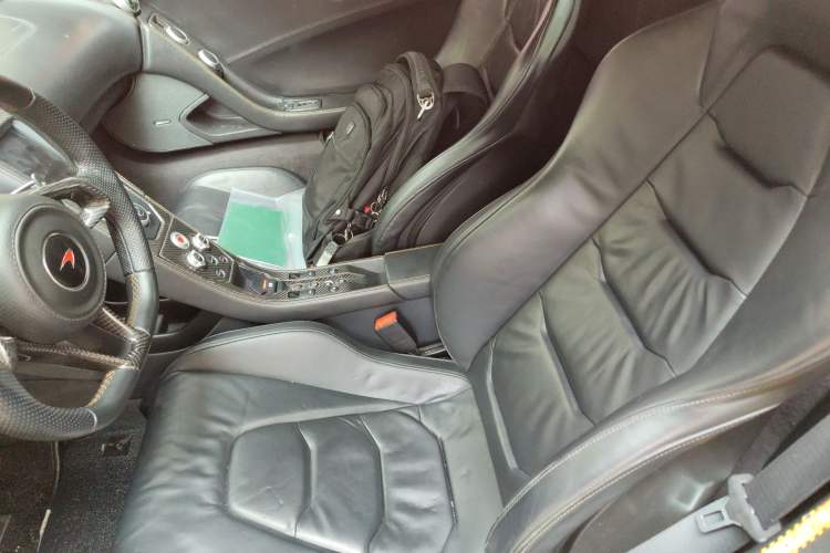 Used McLaren 625C 2015 3.8T Spider Left Front Seat