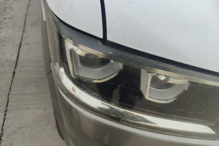 Used Jinbei New Hiace S 2018 1.6L Business Edition DLCG16 Right Front Headlight