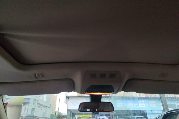 Used BMW 5 Series GT 2017 528i Leading Model Headliner