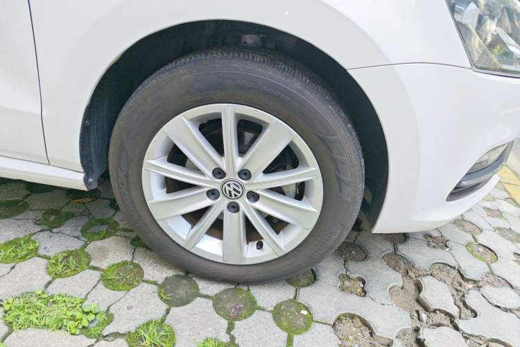 Used Volkswagen Polo 2014 1.6L Automatic Comfort Edition Exterior 4