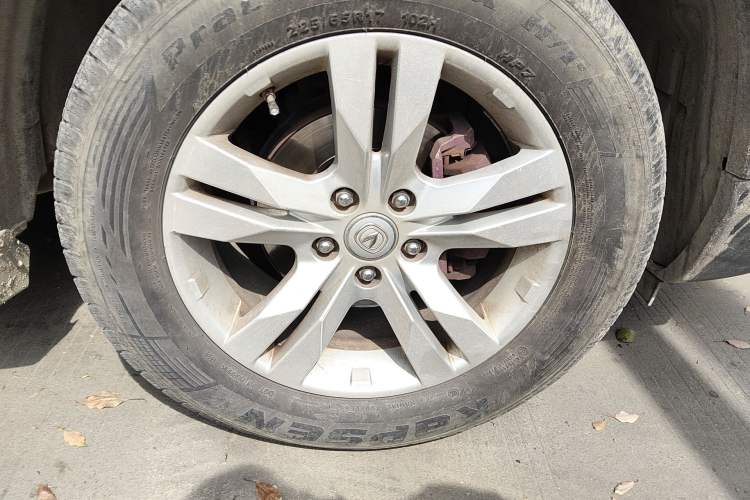 Used CHANGAN CS75 2014 2.0L Manual Leading Version China IV Standard
