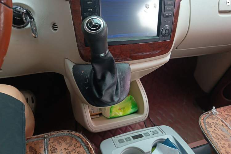 Used Mercedes-Benz Vito 2013 3.0L Elite Edition Gear Lever