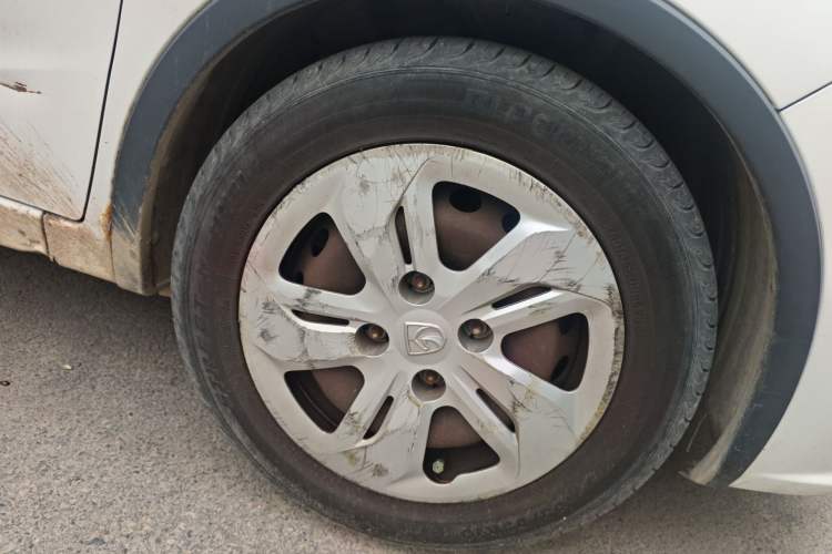 Used Baojun 310W 2017 1.5L Manual Comfort Version China V Right Front Wheel Hub