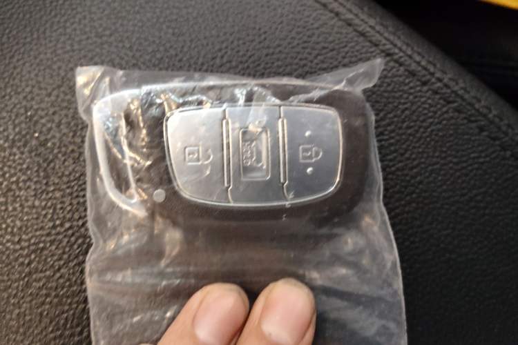 Used Hyundai Tucson 2015 1.6T Dual-Clutch Two-Wheel-Drive Smart Model Vehicle Key