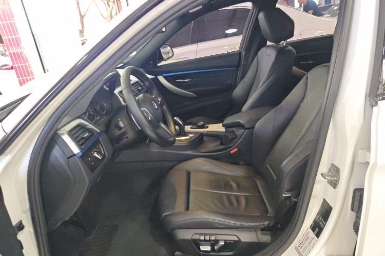 Used BMW 3 Series 2018 320i M Sport Package Left Front Seat