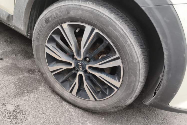 Used Kia kx1 Stonic 2019 1.4L Automatic Fashion Edition China VI Right Front Wheel Hub