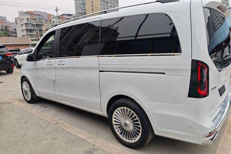 Used Mercedes-Benz V-Class 2021 V 260 Avantgarde Edition
