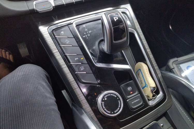 Used Geely Auto Emgrand X7 Sport 2020 1.8TD DCT ZhiZun PRO Gear Lever