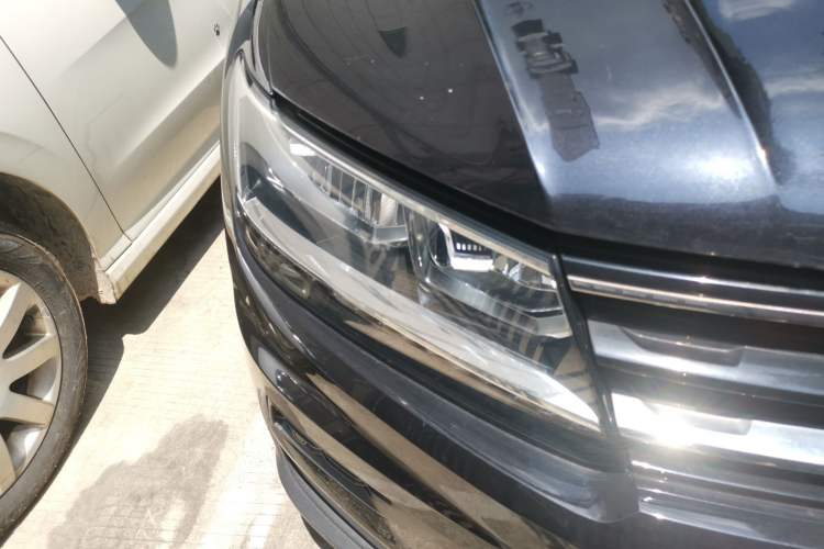 Used Volkswagen Tiguan 2018 330TSI All-Wheel-Drive Innovation Model
