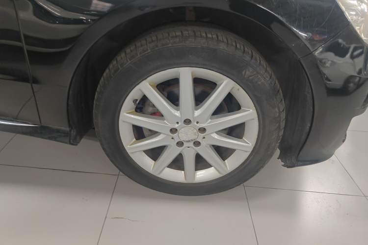 Used Mercedes-Benz R-Class 2010 R 350 L 4MATIC Right Front Wheel Hub