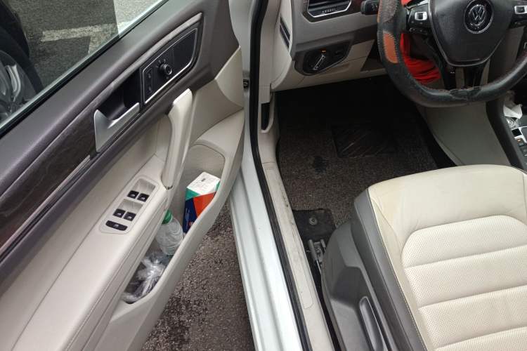 Used Volkswagen Golf Sportsvan 2016 230TSI Automatic Luxury Version
